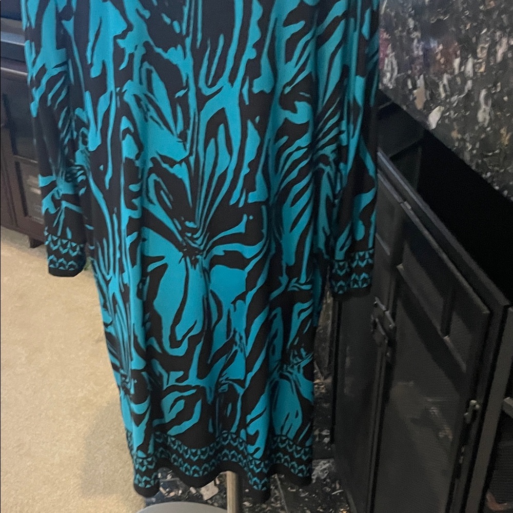 Serengeti Turquoise and Black Patterned Fabric - Picture 15 of 15